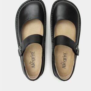 Alegria Black Dress Shoes with Classic Mary Jane Design